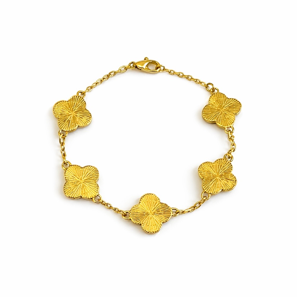 Elegant Gold and Black Clover Bracelet • 6.5”-7.5” - Picture 2 of 4